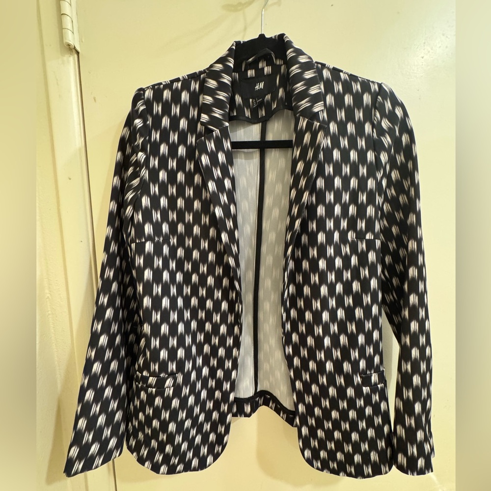 HM Black and White Print Blazer, size 4